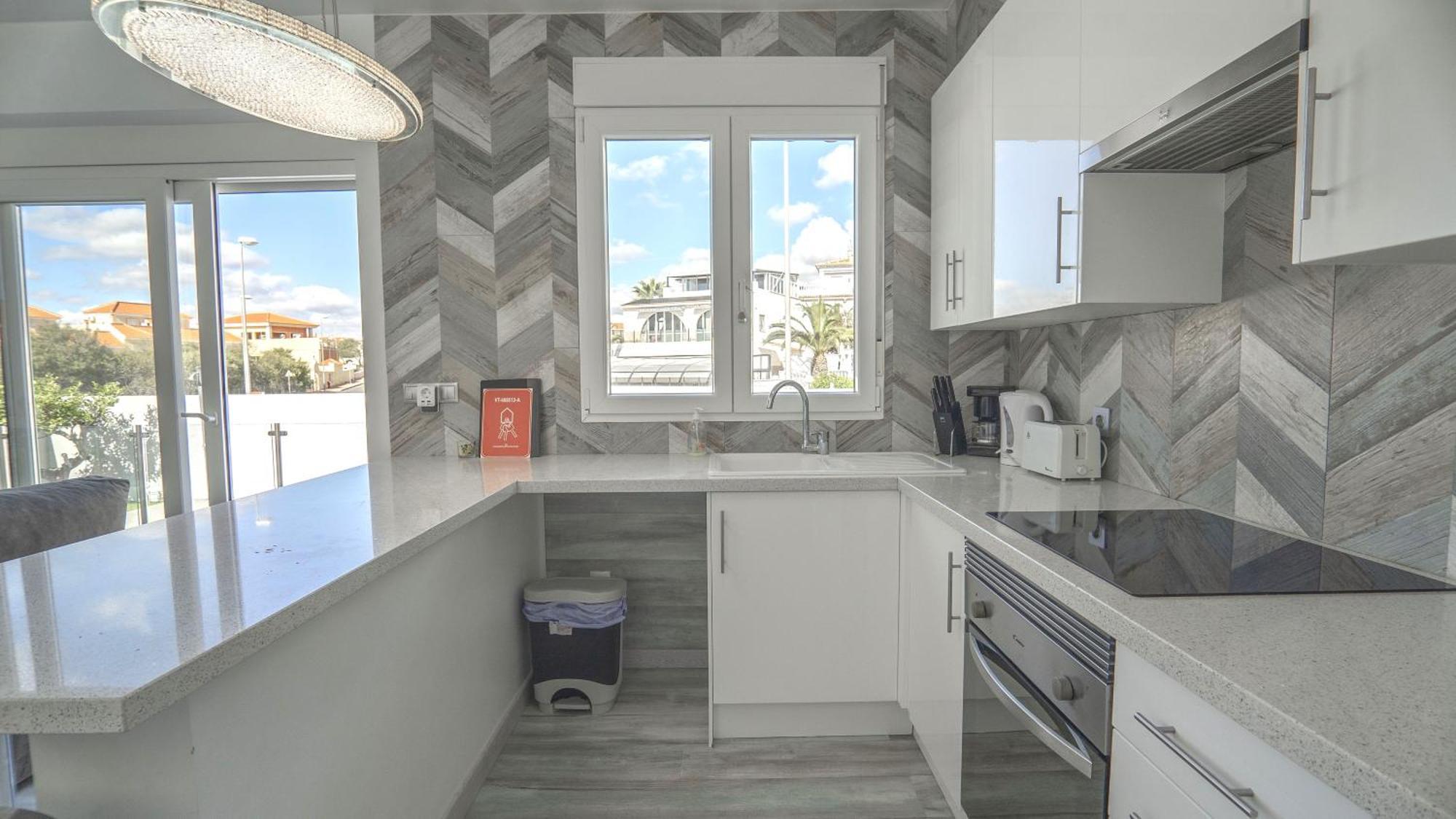 Modern Detached 4 Bed 3 Bath Villa With Private Pool Close To All Amenities Villamartin  Exterior foto