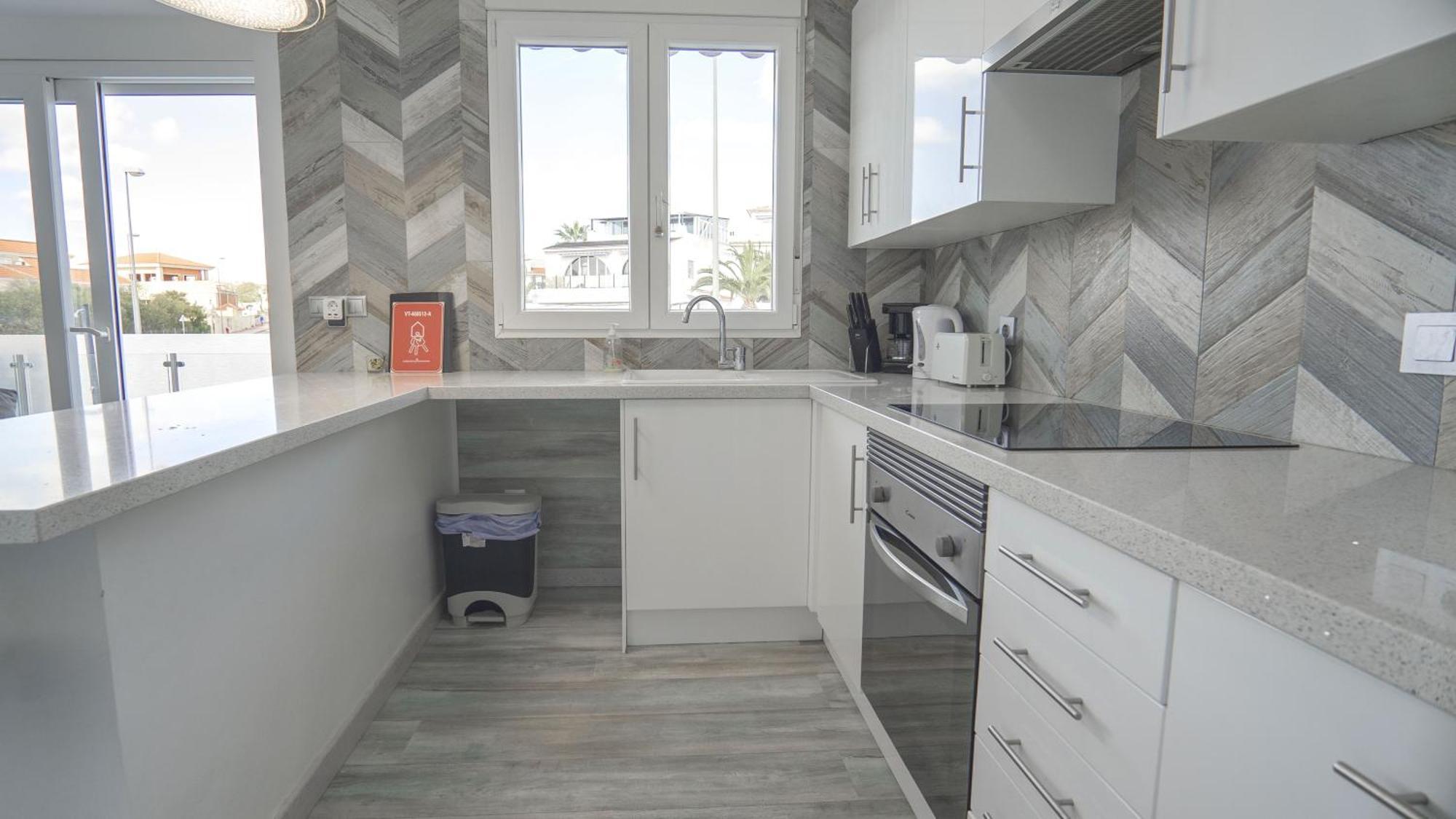 Modern Detached 4 Bed 3 Bath Villa With Private Pool Close To All Amenities Villamartin  Exterior foto